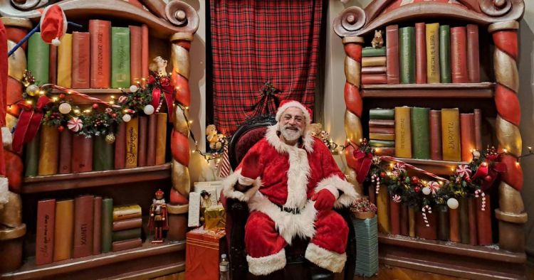 Το πάρτι έκπληξη στο Μουσείο Χριστουγέννων Κατερίνης (εικόνες & βίντεο)