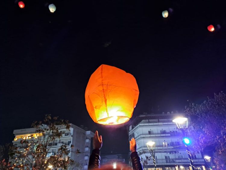 Φαναράκια πέταξαν στον ουρανό και γέμισαν ευχές την πόλη της Κατερίνης