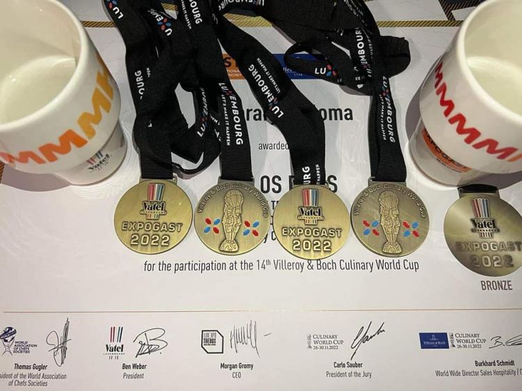 Χάλκινο μετάλλιο στο Παγκόσμιο Κύπελλο Μαγειρικής Villeroyet Boch του Λουξεμβούργου Χάλκινο μετάλλιο στο Παγκόσμιο Κύπελλο Μαγειρικής Villeroyet Boch του Λουξεμβούργου