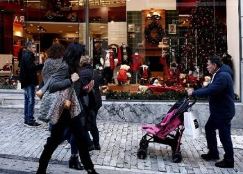 Χαμόγελα αισιοδοξίας στον εμπορικό κόσμο από την αυξημένη εορταστική κίνηση – Το καλάθι του νοικοκυριού έχει δώσει αποτελέσματα