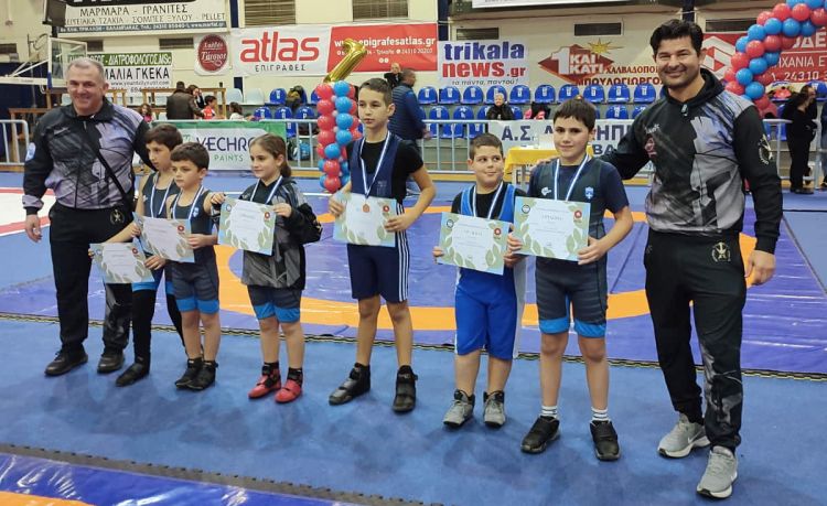 Πολλά μετάλλια και χαμόγελα τα "πιτσιρίκια" των Ολυμπίων Κατερίνης Χριστουγεννιάτικοι αγώνες πάλης – Τρίκαλα Δεκέμβριος 2022