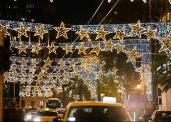 Χριστούγεννα χωρίς περιορισμούς, αλλά με αυξημένη προσοχή για την προστασία από τις ιογενείς λοιμώξεις