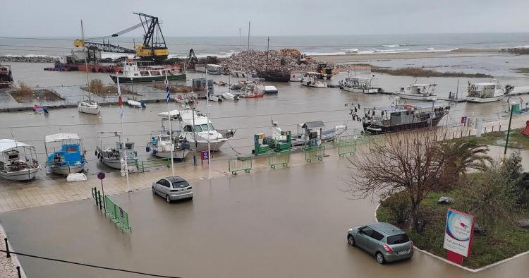 H Πιερία σε κατάσταση έκτακτης ανάγκηςΦωτογραφίες από Παραλία Κατερίνης