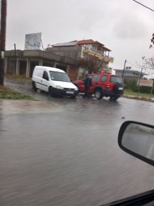 H Πυροσβεστική Υπηρεσία «παλεύει» με την κακοκαιρία ΑΡΙΕΛ