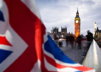 Qatargate – Politico: 36 Βρετανοί βουλευτές έλαβαν πολυτελή δώρα και φιλοξενία από το Κατάρ πριν το Μουντιάλ