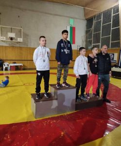 Έλαμψαν τα τρομερά παιδιά του Αρχέλαου Κατερίνης στο Πλέβεν της Βουλγαρίας. 4 συμμετοχές 3 μετάλλια!