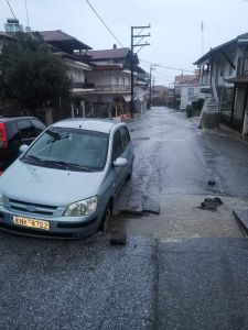 Όλη η Πιερία σε κατάσταση έκτακτης ανάγκης – Διακοπές ρεύματος και πτώσεις δέντρων προκάλεσε η κακοκαιρία ΑΡΙΕΛ