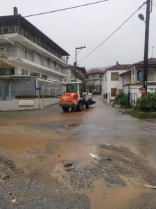 Όλη η Πιερία σε κατάσταση έκτακτης ανάγκης – Διακοπές ρεύματος και πτώσεις δέντρων προκάλεσε η κακοκαιρία ΑΡΙΕΛ