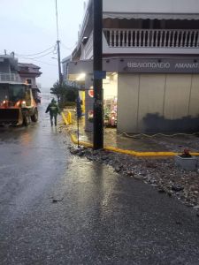 Όλη η Πιερία σε κατάσταση έκτακτης ανάγκης – Διακοπές ρεύματος και πτώσεις δέντρων προκάλεσε η κακοκαιρία ΑΡΙΕΛ