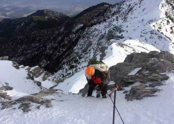 Όλυμπος: Οι εξελίξεις με τη διάσωση του ορειβάτη – Σηκώθηκε Super Puma