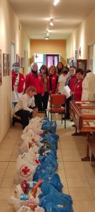 Δέματα αγάπης από τον Ερυθρό Σταυρό Κατερίνης