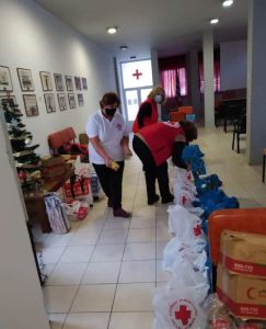 Δέματα αγάπης από τον Ερυθρό Σταυρό Κατερίνης