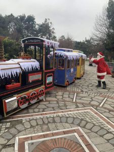 Δήμος Κατερίνης: Σφυρίζει…. «ο Μουτζούρης» –  το τρενάκι των Χριστουγέννων