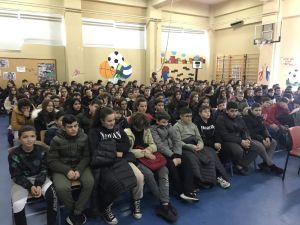 Επίσκεψη του Μητροπολίτη Κίτρους, Κατερίνης και Πλαταμώνος στο 6ο Γυμνάσιο Κατερίνης Επίσκεψη του Μητροπολίτη Κίτρους, Κατερίνης και Πλαταμώνος στο 6ο Γυμνάσιο Κατερίνης