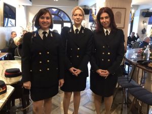 Η Πυροσβεστική Υπηρεσία του Νομού Πιερίας τίμησε τους προστάτες Άγιους «Τρεις παίδες εν Καμίνω» Η Πυροσβεστική Υπηρεσία του Νομού Πιερίας τίμησε τους προστάτες Άγιους «Τρεις παίδες εν Καμίνω»