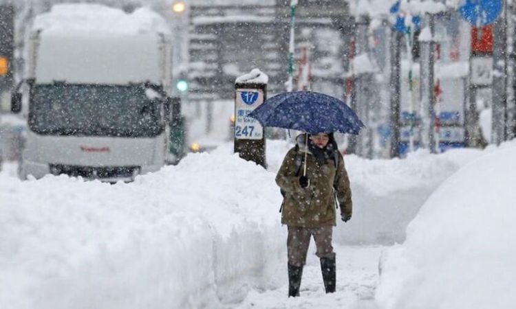 «Θάφτηκε» Κάτω Από Το Χιόνι Η Μισή Ιαπωνία – Αναφορές Για Νεκρούς Και Τραυματίες