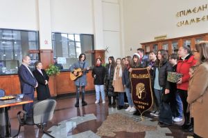 Πρωτοχρονιάτικα κάλαντα στο Επιμελητήριο Πιερίας Πρωτοχρονιάτικα κάλαντα