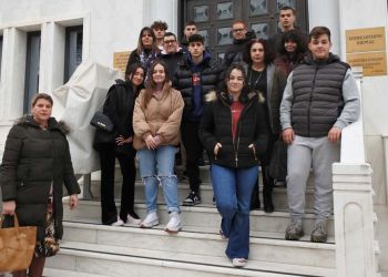 Στο Επιμελητήριο Πιερίας μαθητές της Γ΄ Λυκείου του 2ου ΕΠΑΛ Κατερίνης Στο Επιμελητήριο Πιερίας μαθητές της Γ΄ Λυκείου του 2ου ΕΠΑΛ Κατερίνης