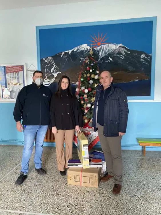 Το 1ο Δημοτικό Σχολείο Λεπτοκαρυάς Πιερίας ευχαριστεί την Αυτοκινητόδρομος Αιγαίου A.E. Το 1ο Δημοτικό Σχολείο Λεπτοκαρυάς Πιερίας ευχαριστεί την Αυτοκινητόδρομος Αιγαίου A.e.