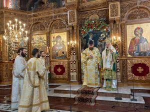 Χειροτονία Διακόνου από τον Μητροπολίτη Σύρου, Τήνου, Μυκόνου στην Ιερά Μητρόπολη της Θείας Αναλήψεως