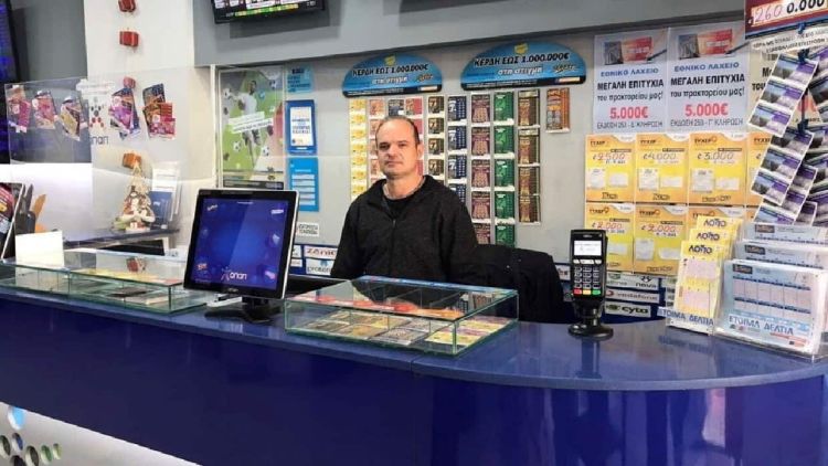 Έπαιξε 3 ευρώ και κέρδισε 6,1 εκατ. ευρώ Έπαιξε 3 ευρώ και κέρδισε 6,1 εκατ. ευρώ