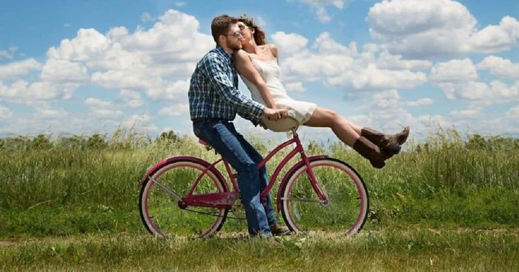 Έρευνα Χάρβαρντ: Τι μας κάνει χαρούμενους