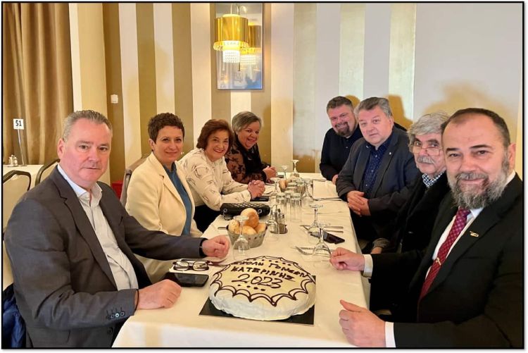 Ανοικτό Πανεπιστήμιο Κατερίνης - Η κοπή της πίτας της Σχολής Γονέων Ανοικτό Πανεπιστήμιο Κατερίνης – Η κοπή της πίτας της Σχολής Γονέων