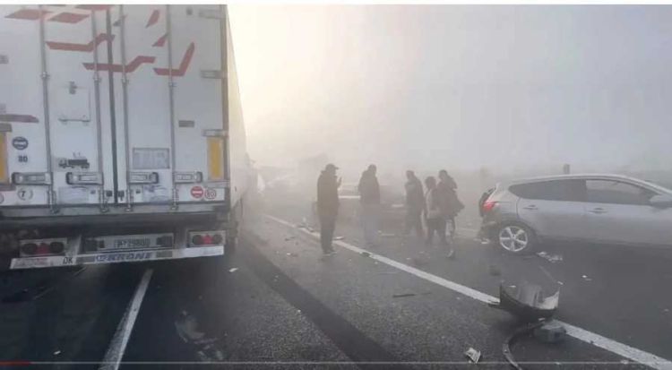 Εθνική οδός Αθηνών – Λαμίας: Τρομακτικό τροχαίο με καραμπόλα πολλών οχημάτων, χαοτικό σκηνικό στην ομίχλη