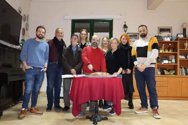 Εστία Πιερίδων Μουσών – Κοπή βασιλόπιτας στην φωτογραφική ομάδα “Ίριδα”