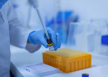 Κορονοϊός: Τι γνωρίζουμε για τη νέα υποπαραλλαγή ΧΒΒ.1.5