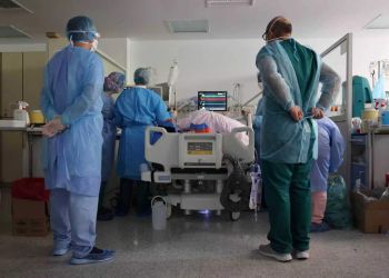 Κορονοϊός – Ανεμβολίαστοι υγειονομικοί: Επιστρέφουν στα καθήκοντά τους