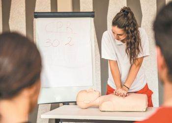 Οι Πρώτες Βοήθειες να γίνουν μάθημα στα σχολεία