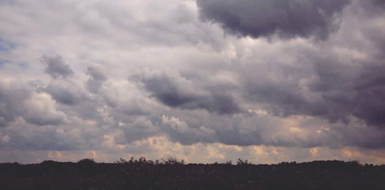 Ο Καιρός σήμερα: Λίγες νεφώσεις, παροδικά αυξημένες με τοπικές βροχές