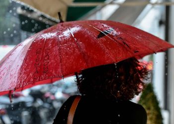 Ο Καιρός σήμερα: Νεφώσεις κατά τόπους με τοπικές βροχές ή χιονόνερο