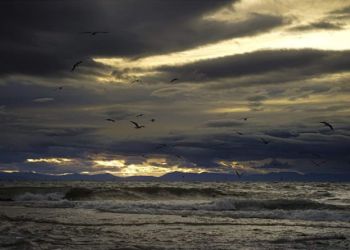 Ο Καιρός σήμερα: Νεφώσεις με τοπικές βροχές ή χιονόνερο, χιονοπτώσεις θα σημειωθούν στα ορεινά