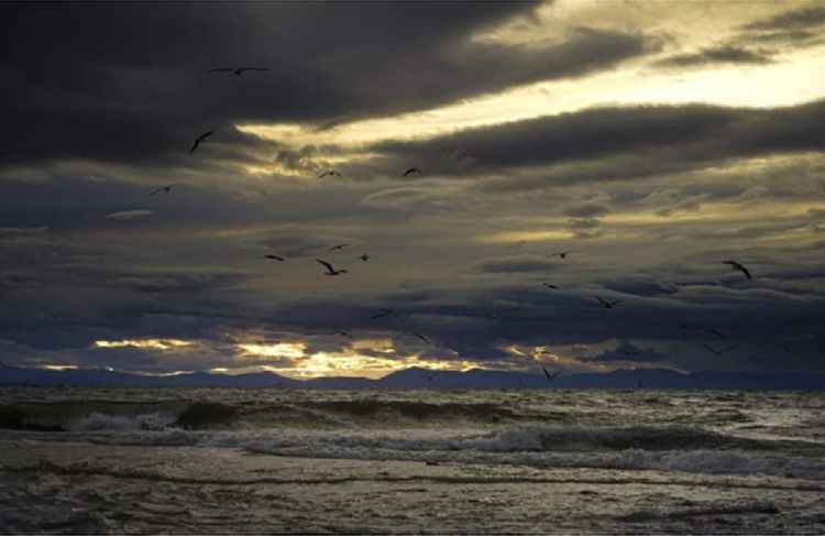 Ο Καιρός σήμερα: Νεφώσεις με τοπικές βροχές ή χιονόνερο, χιονοπτώσεις θα σημειωθούν στα ορεινά