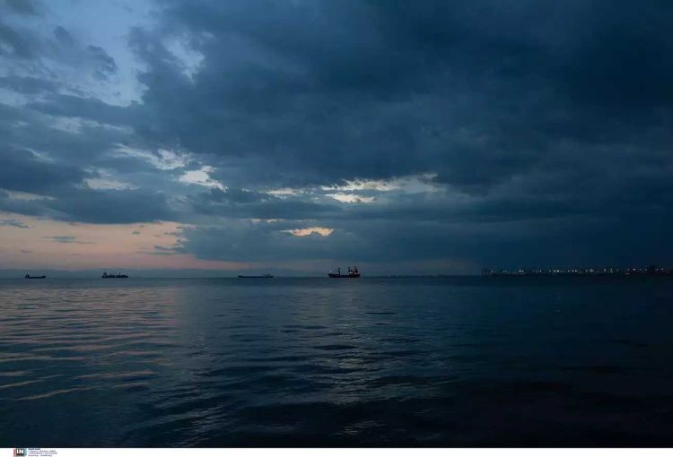 Ο Καιρός σήμερα: Νεφώσεις παροδικά αυξημένες με τοπικές βροχές και πιθανώς μεμονωμένες καταιγίδες