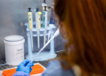 Προβλήματα στις προμήθειες τεστ κορονοϊού στα νοσοκομεία