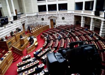 Πρόταση μομφής: Στην αντεπίθεση η ΝΔ – «Εκτροπή το έξι στα έξι του Τσίπρα»