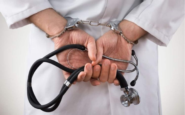 Πως να καταλάβετε ένα κομπογιαννίτη, ένα ψευτογιατρό: Τα σημάδια για να τους αναγνωρίσετε!