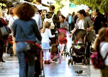 Την ψυχική υγεία ιδίως των μητέρων προστατεύει η γονική άδεια