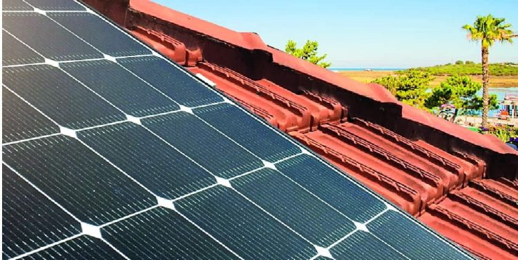 Φωτοβολταϊκά με μπαταρίες – Από Απρίλιο οι επιδοτήσεις για επιχειρήσεις