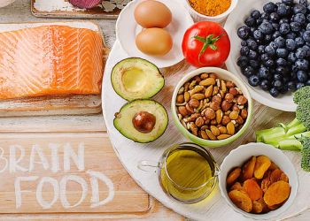 «brain Foods»: 10 φαγητά που τρώει ένας διατροφολόγος του Χάρβαντ για καθαρό εγκέφαλο