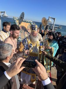 O καθαγιασμός των υδάτων στην Παραλία Κατερίνης