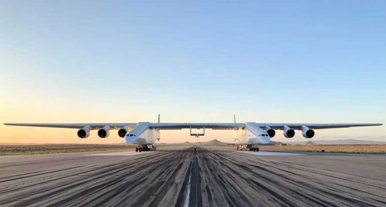 To μεγαλύτερο αεροπλάνο στον κόσμο πέταξε για πρώτη φόρα (βίντεο) To μεγαλύτερο αεροπλάνο στον κόσμο πέταξε για πρώτη φόρα