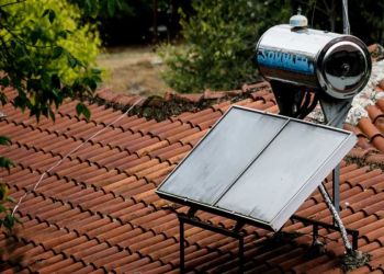 Επιδότηση των νοικοκυριών για νέο ηλιακό θερμοσίφωνα – Πότε έρχεται επίδομα έως και 1.000 ευρώ για αγορά