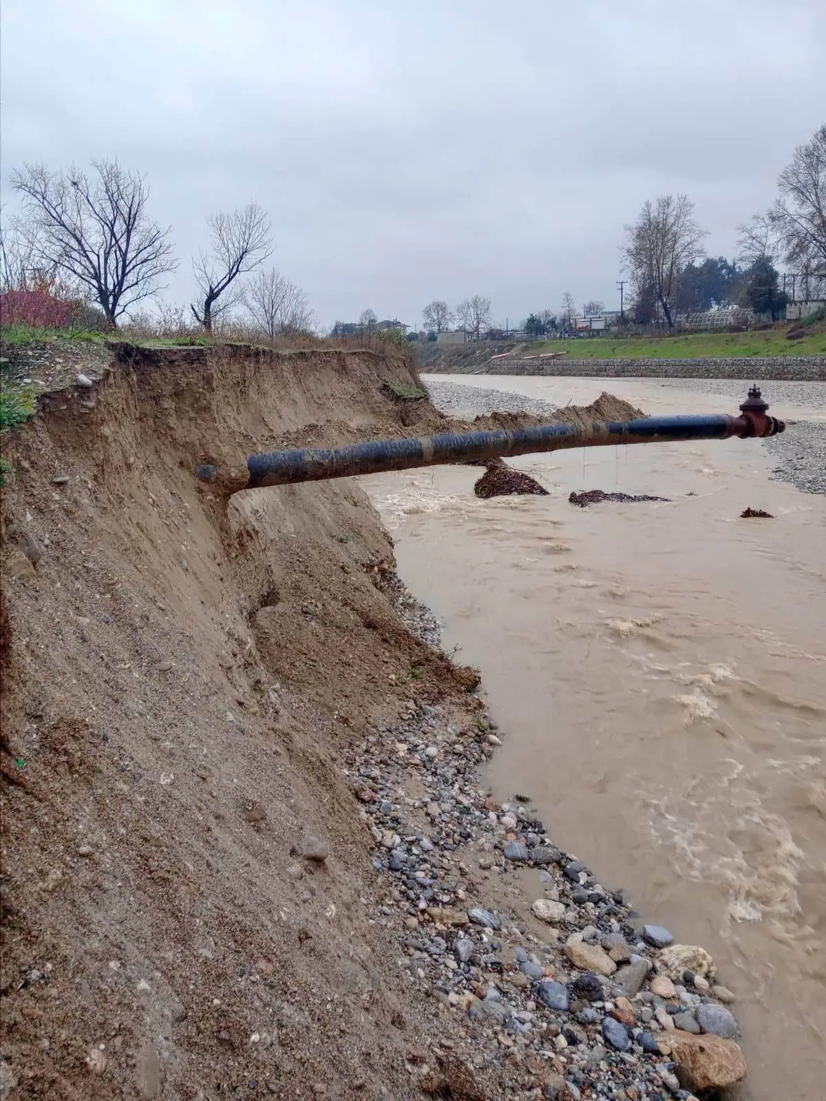 Κατερίνη – Ανεπαρκείς οι αντιπλημμυρικές παρεμβάσεις στον ποταμό Πέλεκα;
