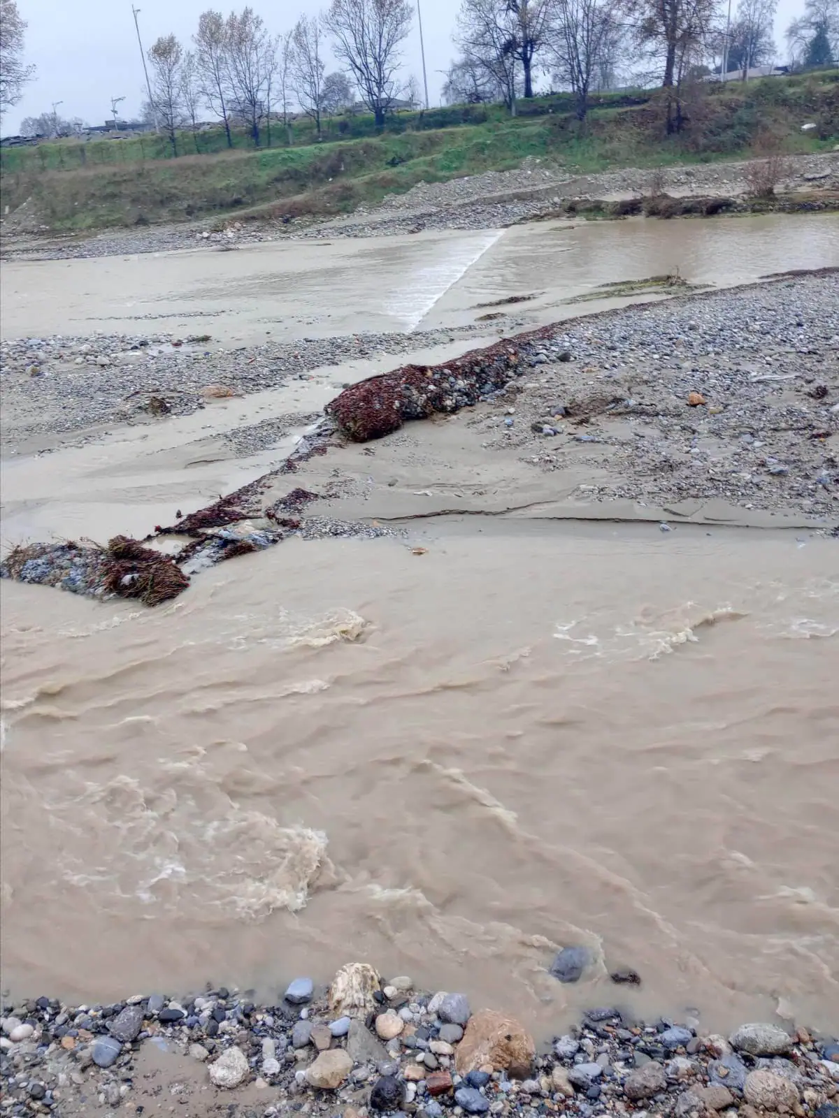 Κατερίνη – Ανεπαρκείς οι αντιπλημμυρικές παρεμβάσεις στον ποταμό Πέλεκα;