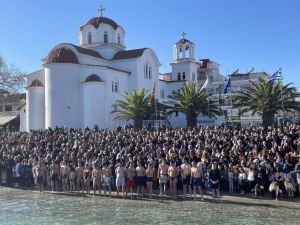 Κατερίνη: Με λαμπρότητα και πλήθος κόσμου ο Καθαγιασμός των υδάτων