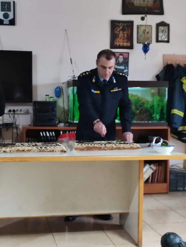 Κοπή πρωτοχρονιάτικης βασιλόπιτας - Διοίκηση Πυροσβεστικών Υπηρεσιών Νομού Πιερίας Κοπή πρωτοχρονιάτικης βασιλόπιτας –